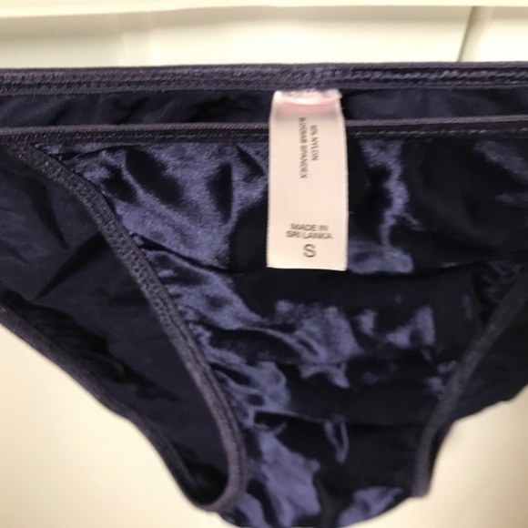 Vintage Victoria’s Secret Second Skin Satin String Bikini 2002 Small Navy NWOT - Picture 3 of 5